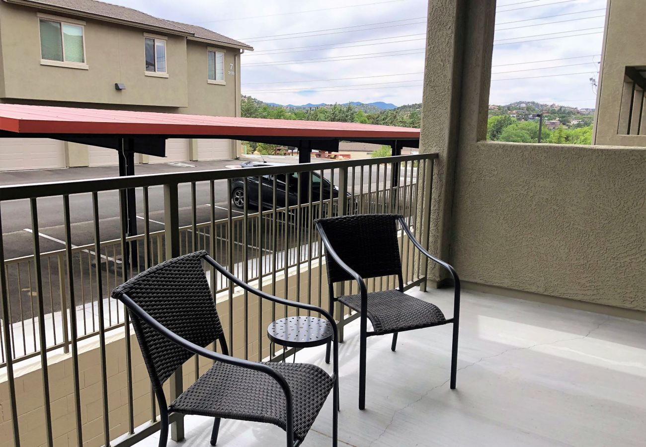Condominium in Prescott - Oak Apartment - Prescott Cabin Rentals