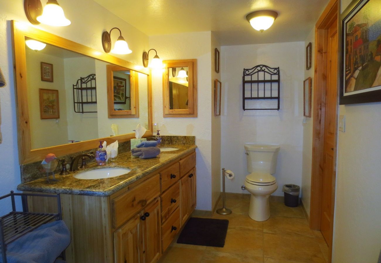 House in Prescott - Western Pines Cottage - Prescott Cabin Rentals