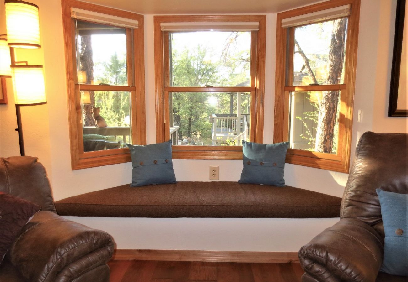 House in Prescott - Western Pines Cottage - Prescott Cabin Rentals