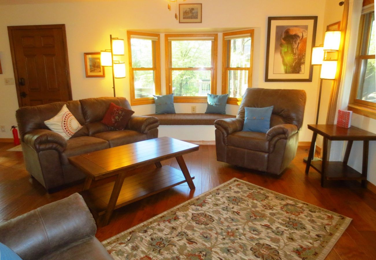 House in Prescott - Western Pines Cottage - Prescott Cabin Rentals