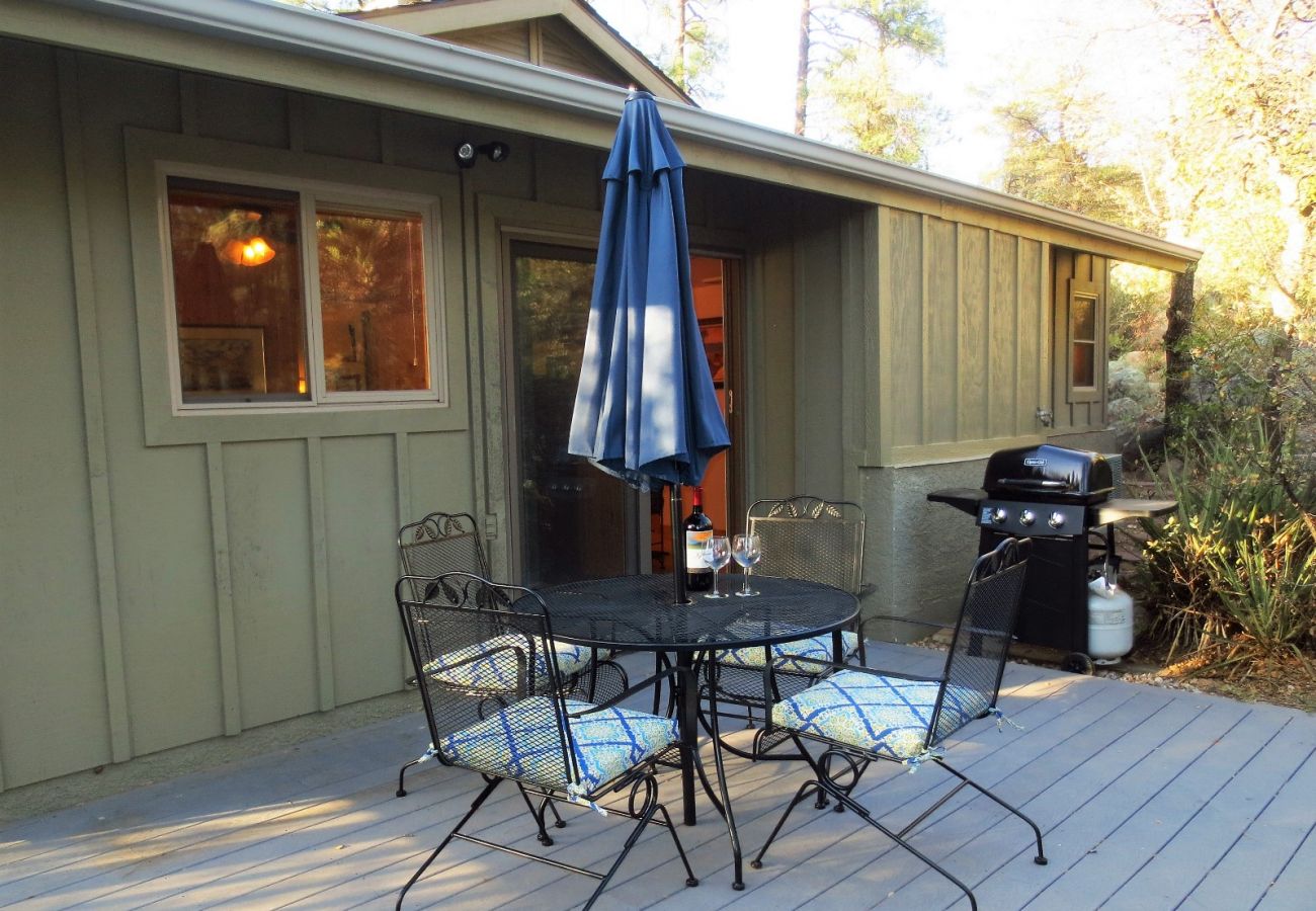 House in Prescott - Western Pines Cottage - Prescott Cabin Rentals