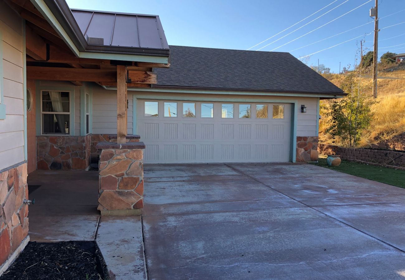 House in Prescott - Longview Lodge - Prescott Cabin Rentals