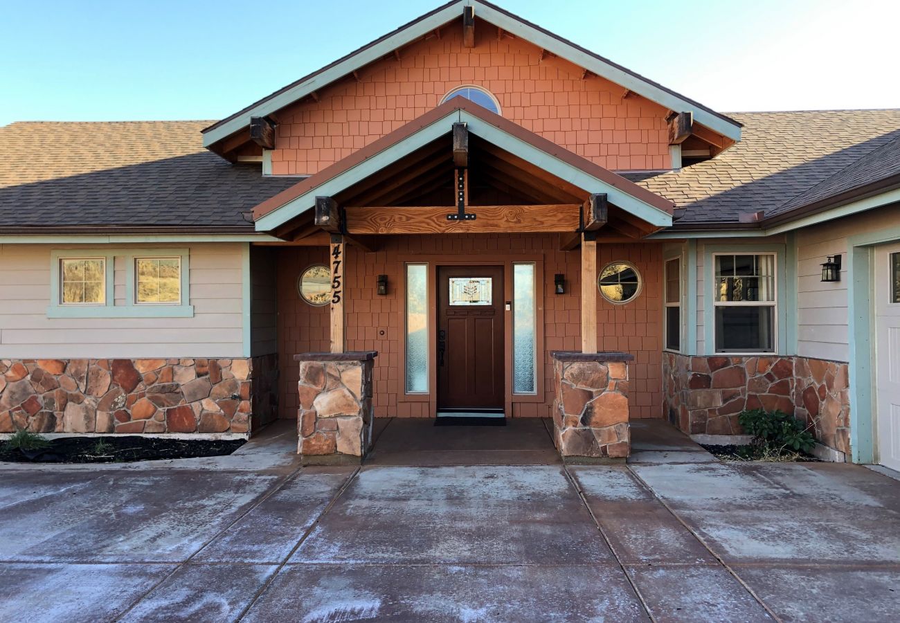 House in Prescott - Longview Lodge - Prescott Cabin Rentals