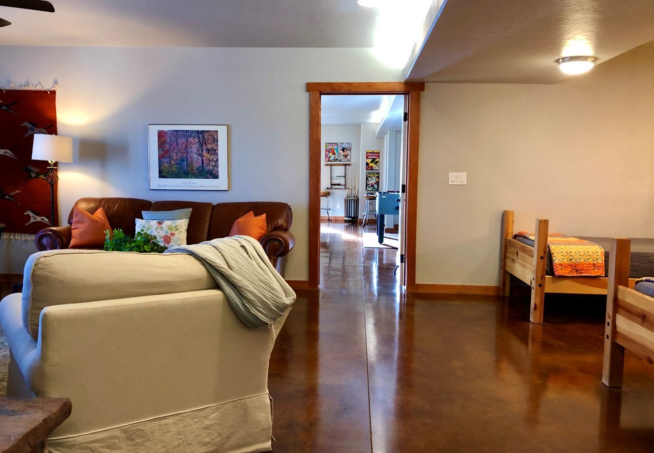 House in Prescott - Longview Lodge - Prescott Cabin Rentals