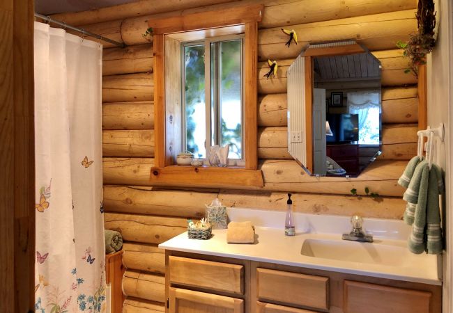 Cabin in Prescott - Log Cabin at Lynx Creek Farm - Prescott Cabin Rent