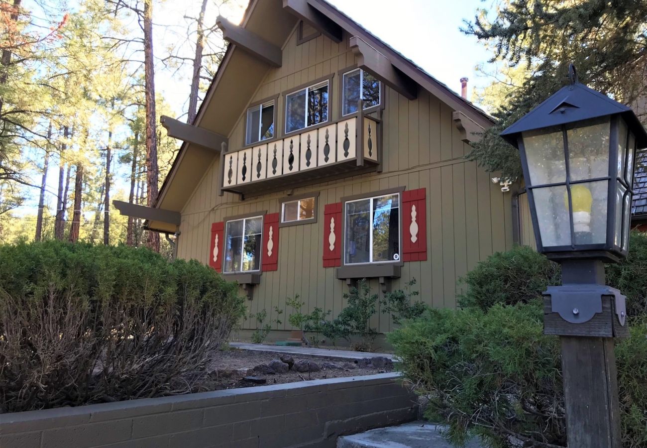 Chalet in Prescott - Skyview Chalet - Prescott Cabin Rentals