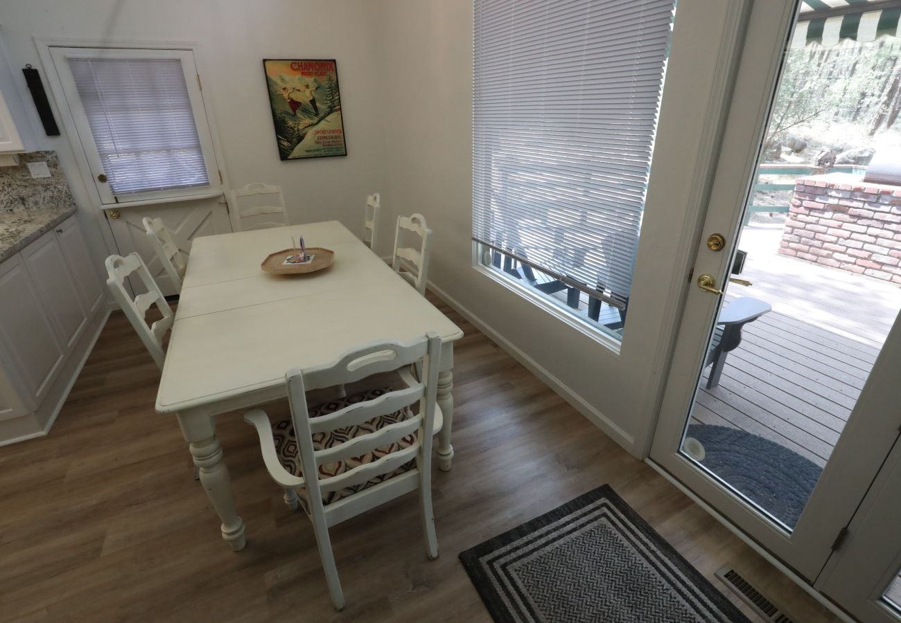 Chalet in Prescott - Skyview Chalet - Prescott Cabin Rentals