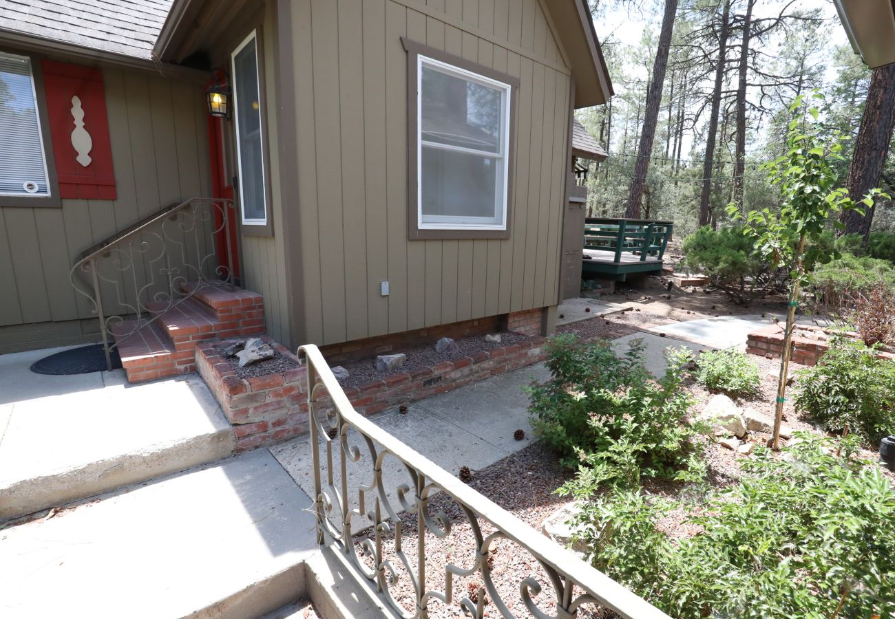 Chalet in Prescott - Skyview Chalet - Prescott Cabin Rentals
