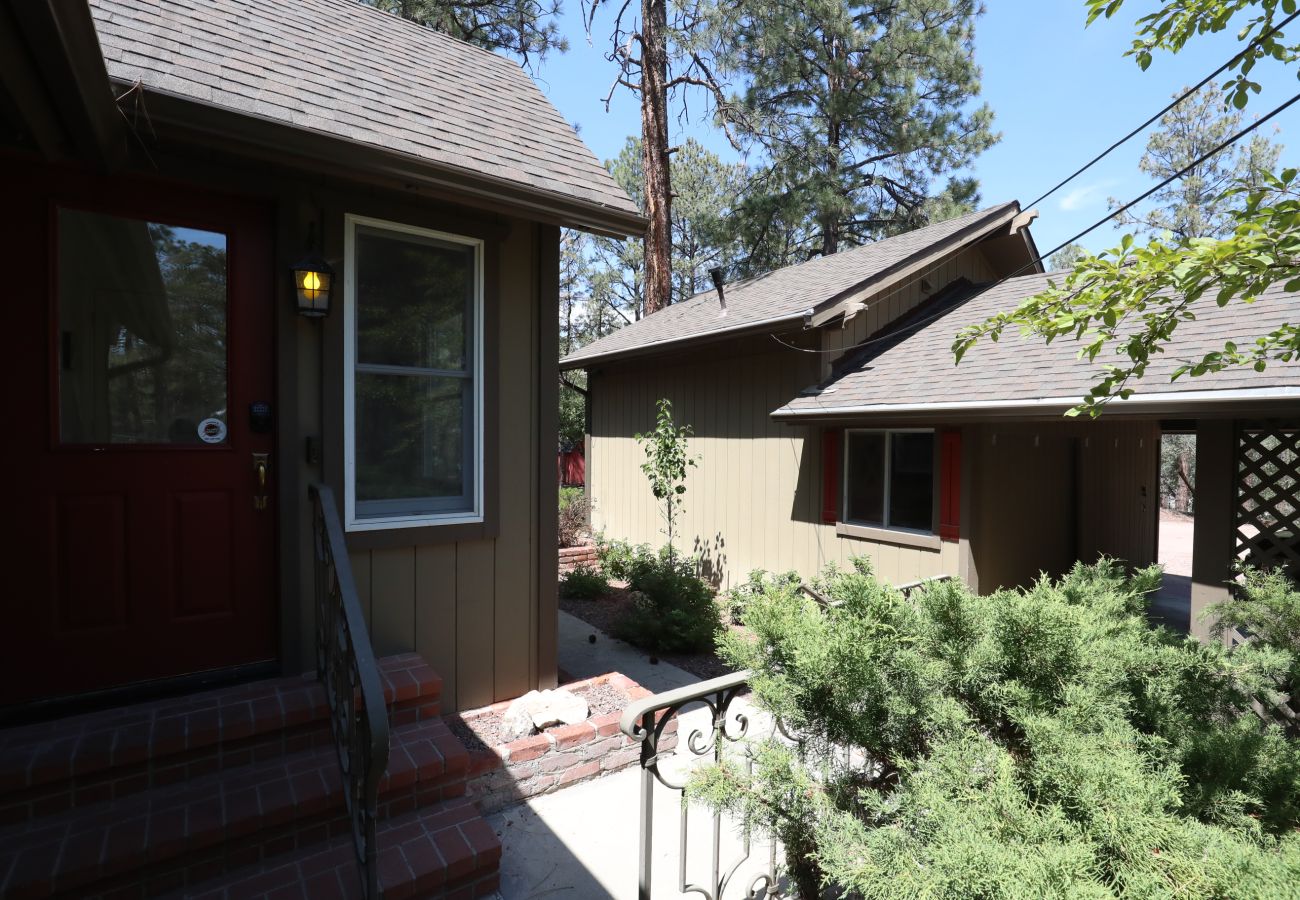 Chalet in Prescott - Skyview Chalet - Prescott Cabin Rentals