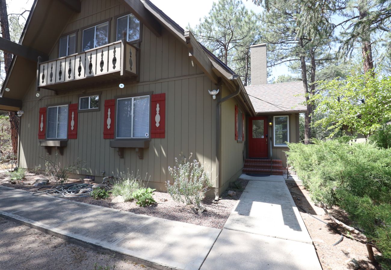 Chalet in Prescott - Skyview Chalet - Prescott Cabin Rentals