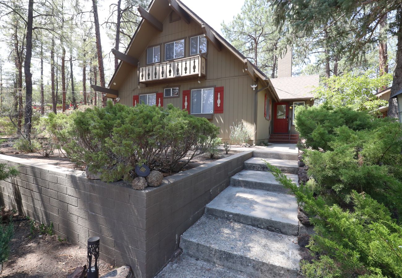 Chalet in Prescott - Skyview Chalet - Prescott Cabin Rentals