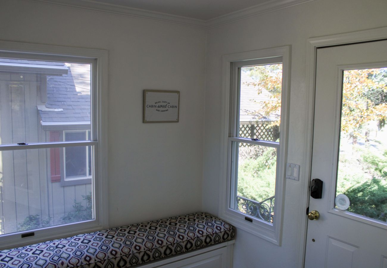 Chalet in Prescott - Skyview Chalet - Prescott Cabin Rentals