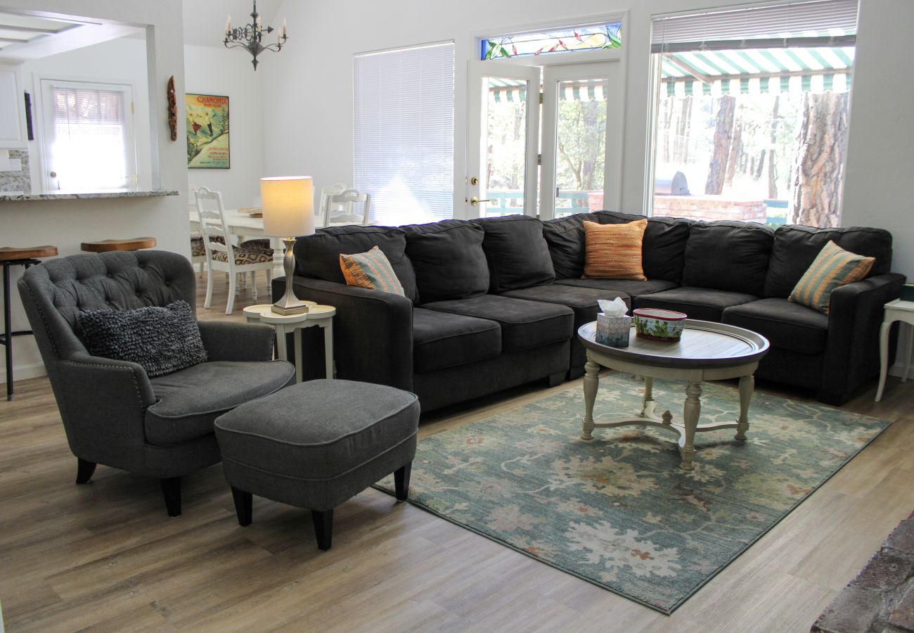 Chalet in Prescott - Skyview Chalet - Prescott Cabin Rentals