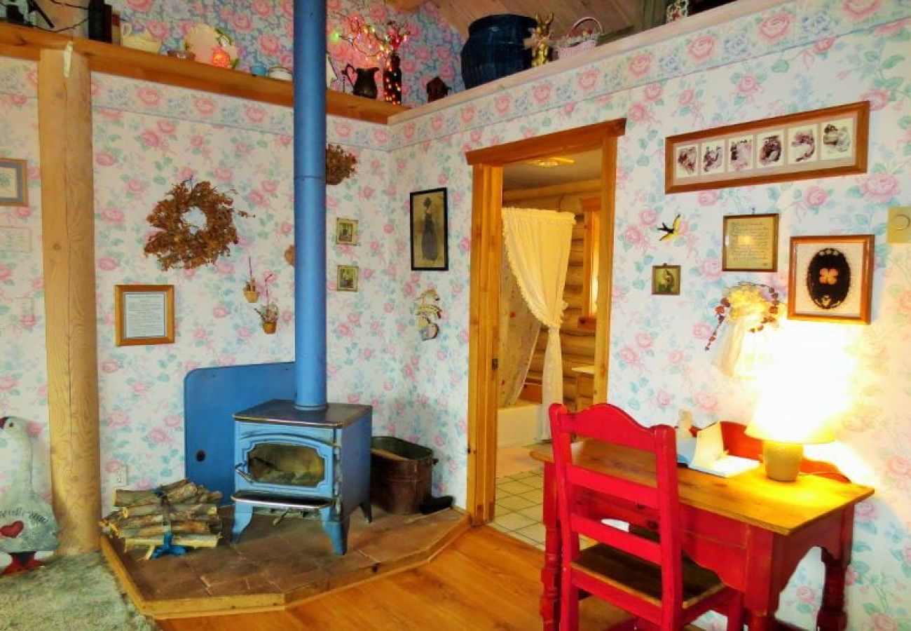 Studio in Prescott - Country Garden Studio - Prescott Cabin Rentals