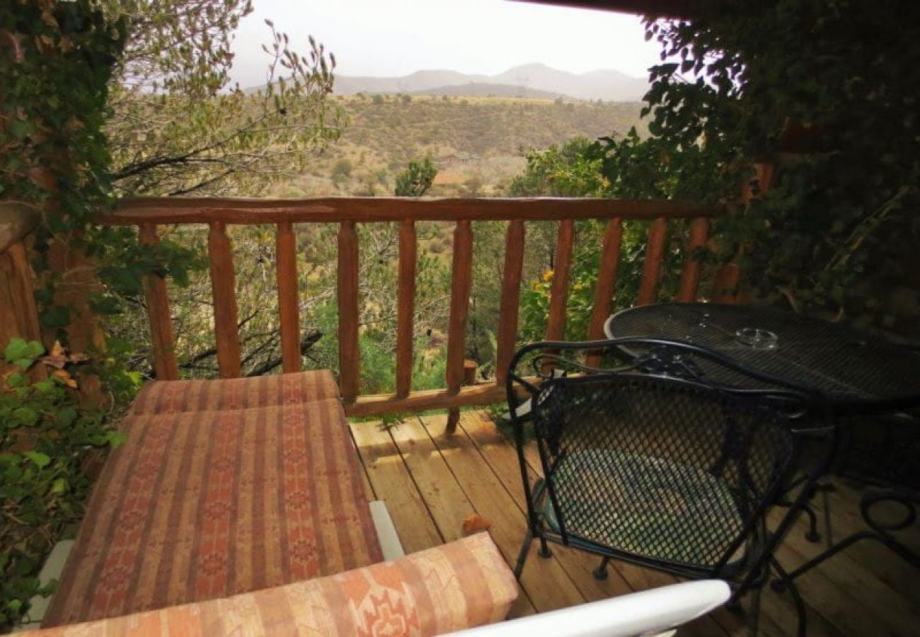 Studio in Prescott - Country Garden Studio - Prescott Cabin Rentals