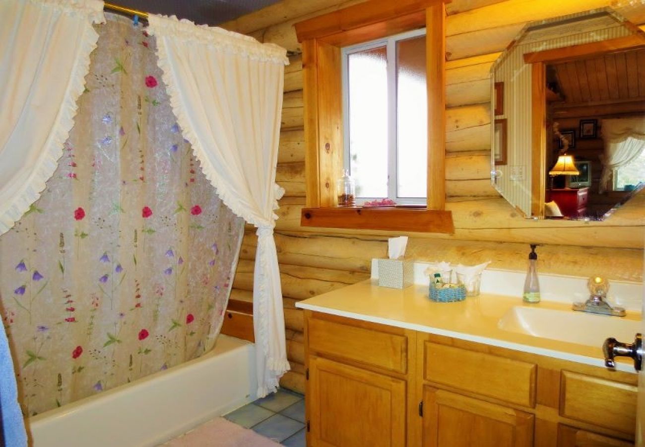 Studio in Prescott - Country Garden Studio - Prescott Cabin Rentals