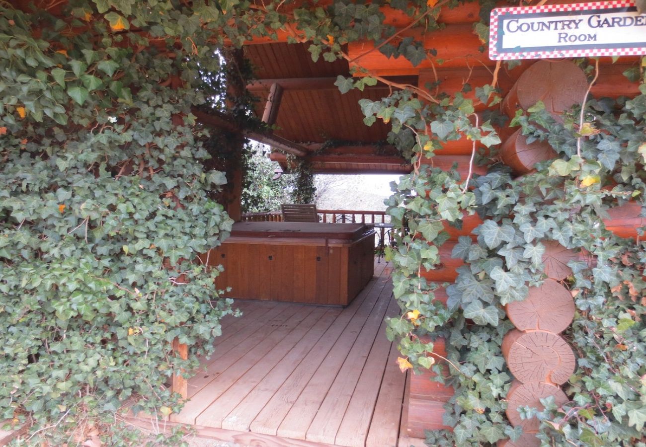 Studio in Prescott - Country Garden Studio - Prescott Cabin Rentals