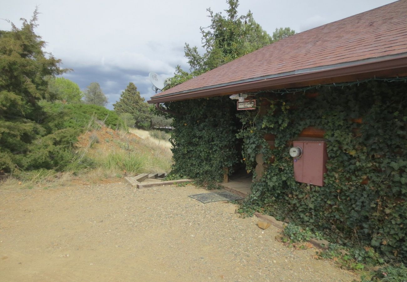 Studio in Prescott - Country Garden Studio - Prescott Cabin Rentals