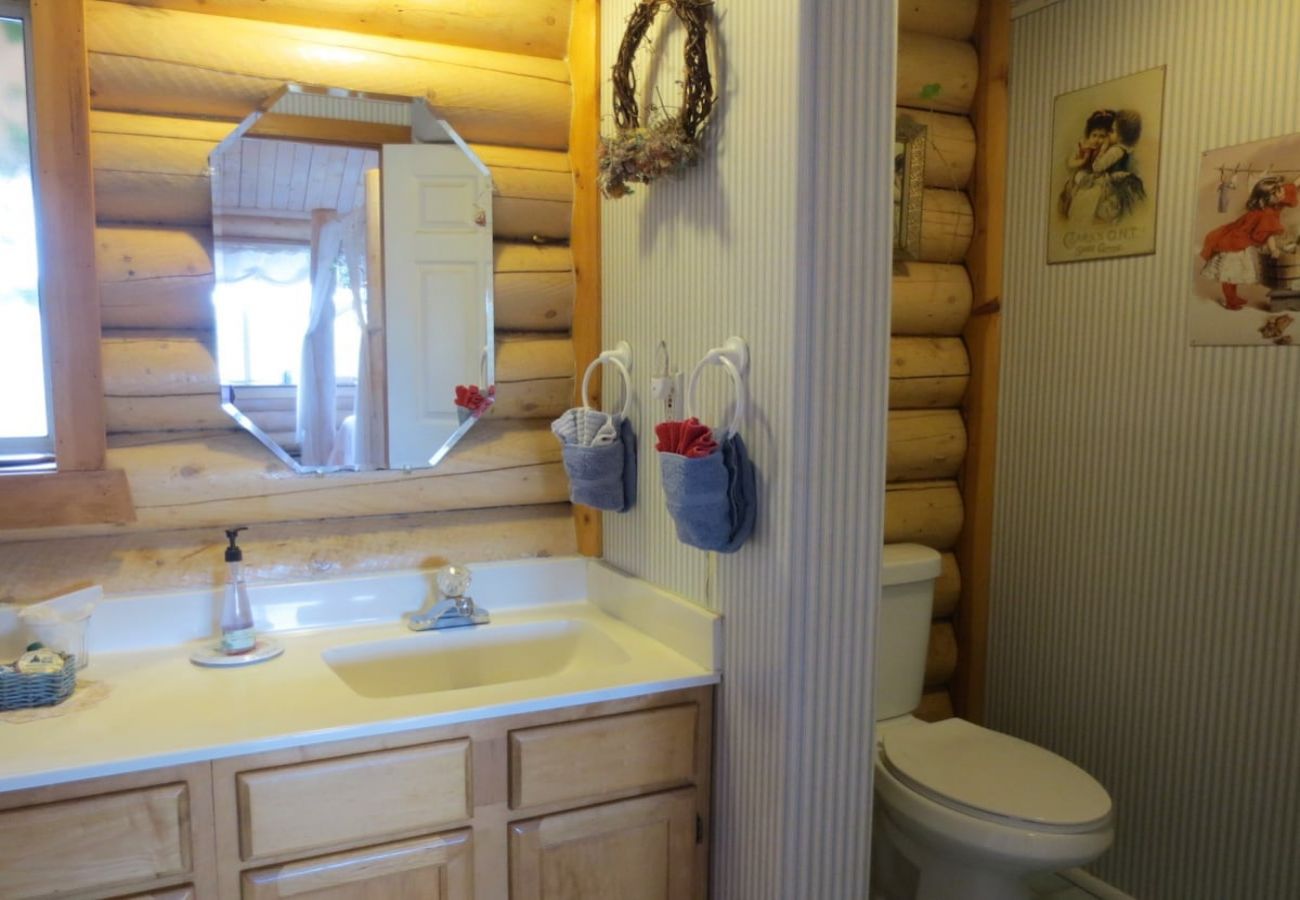 Studio in Prescott - Country Garden Studio - Prescott Cabin Rentals