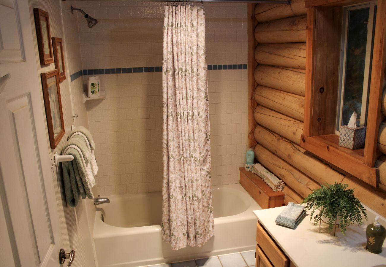 Studio in Prescott - Country Garden Studio - Prescott Cabin Rentals