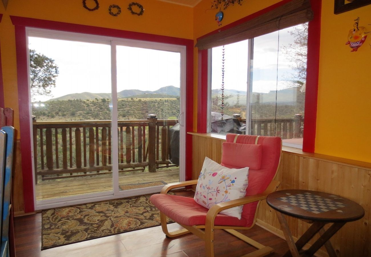 Cottage in Prescott - Liberty & Sunflower Suite - Prescott Cabin Rentals