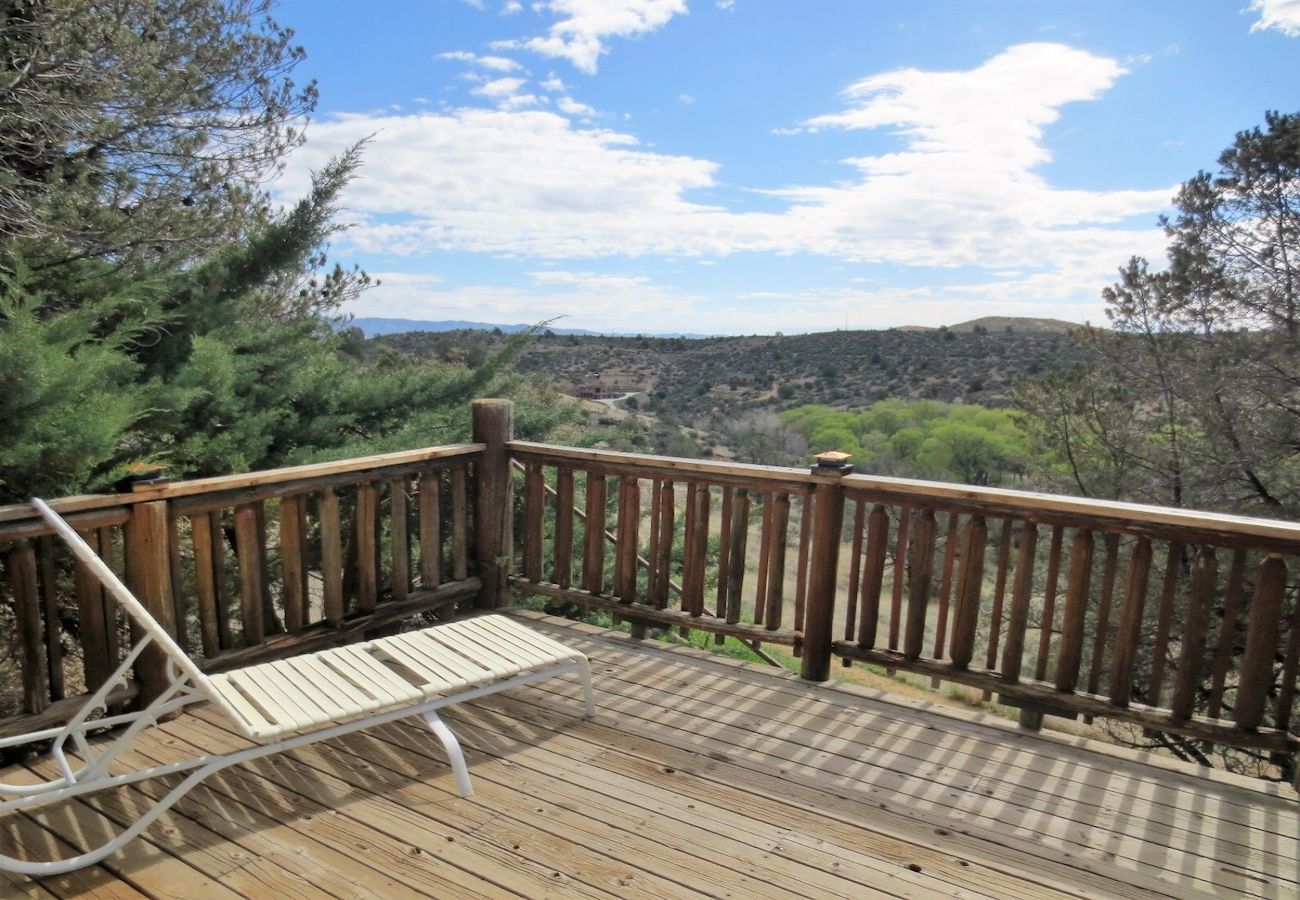 Cottage in Prescott - Liberty & Sunflower Suite - Prescott Cabin Rentals