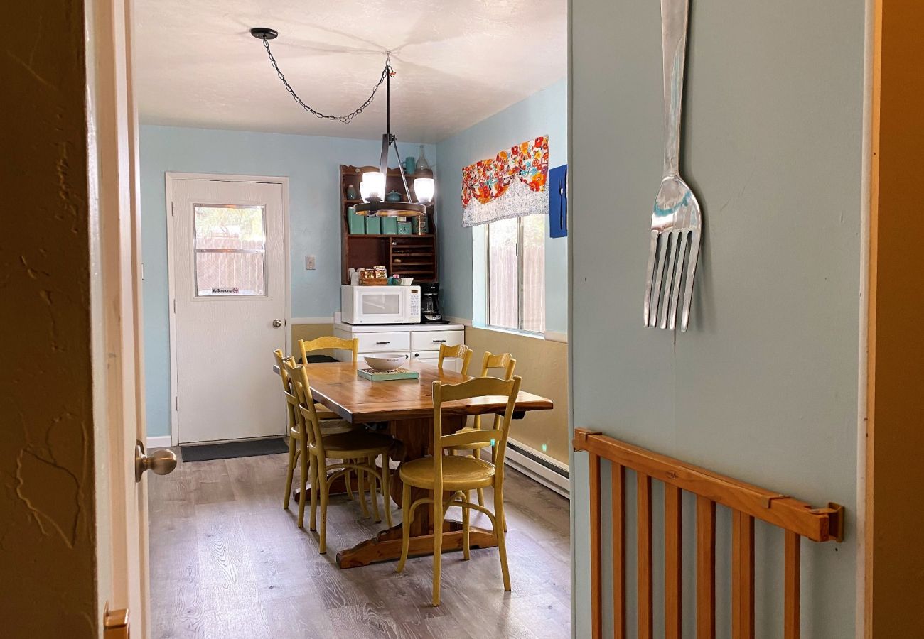 Cabin in Prescott - Squirrels Run - Prescott Cabin Rentals