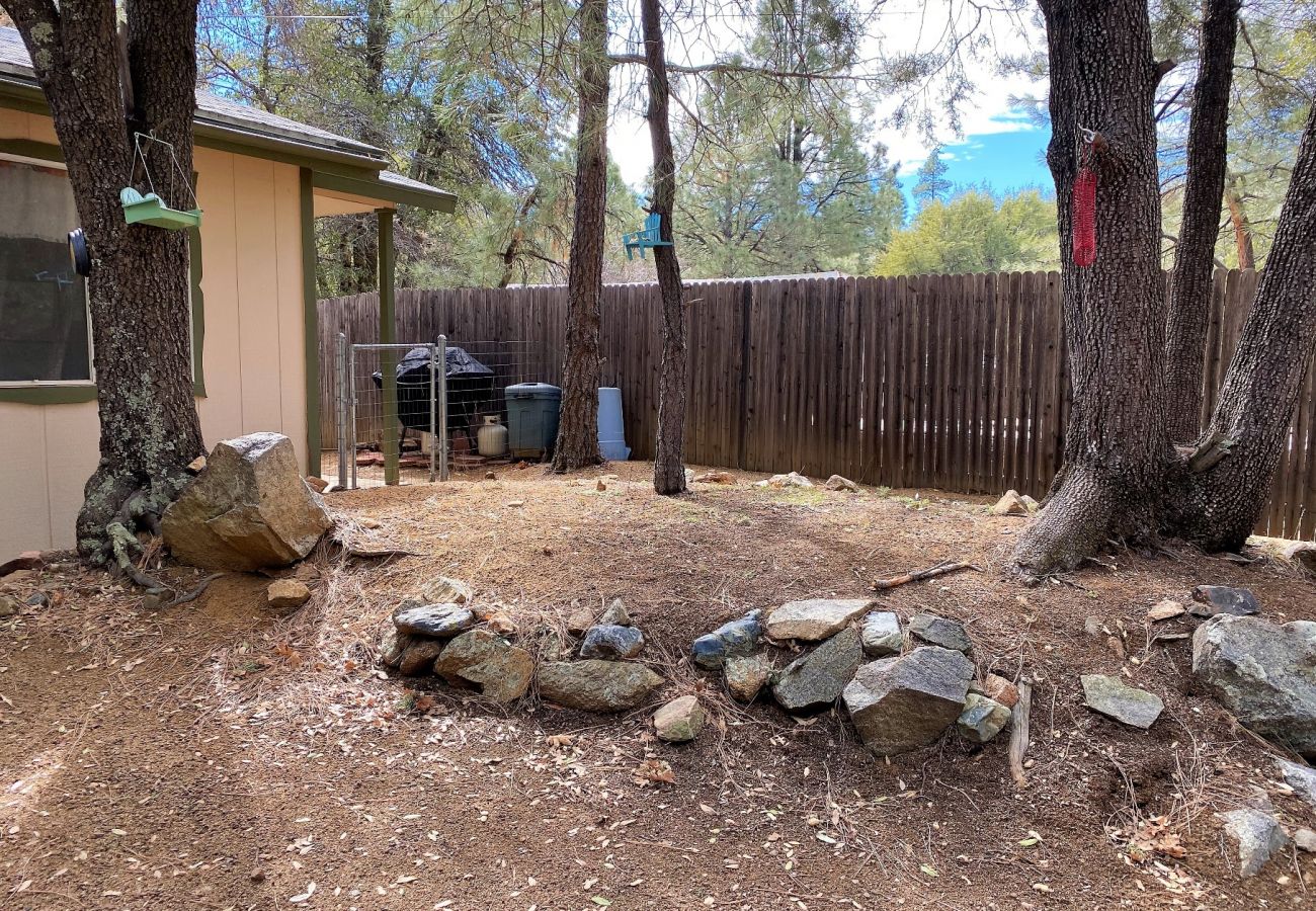 Cabin in Prescott - Squirrels Run - Prescott Cabin Rentals