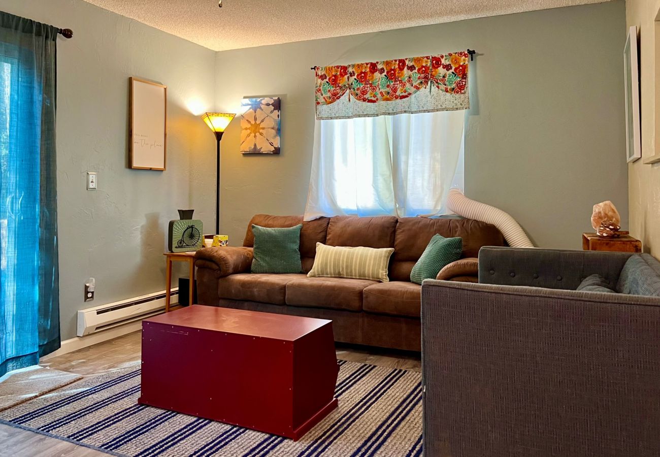 Cabin in Prescott - Squirrels Run - Prescott Cabin Rentals