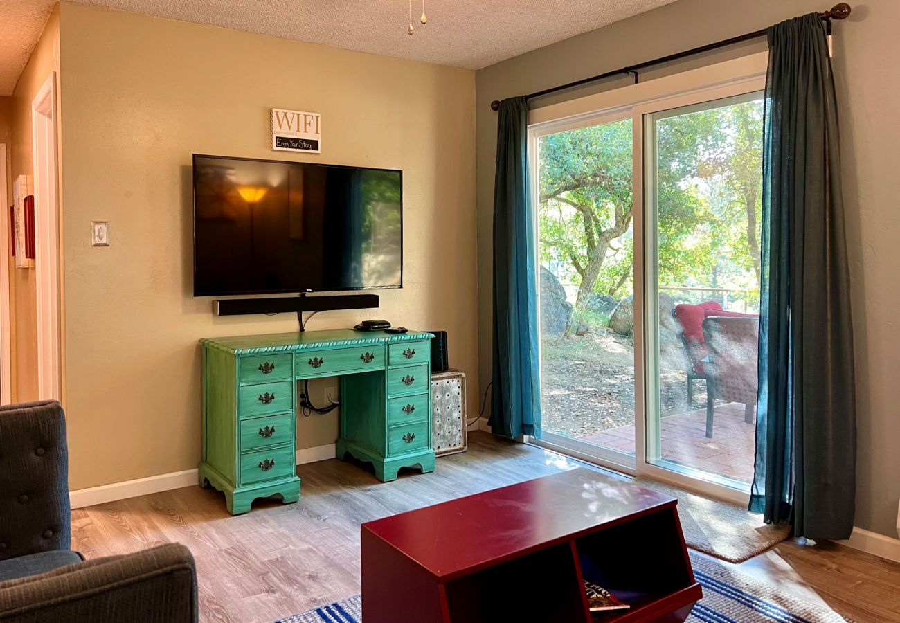 Cabin in Prescott - Squirrels Run - Prescott Cabin Rentals