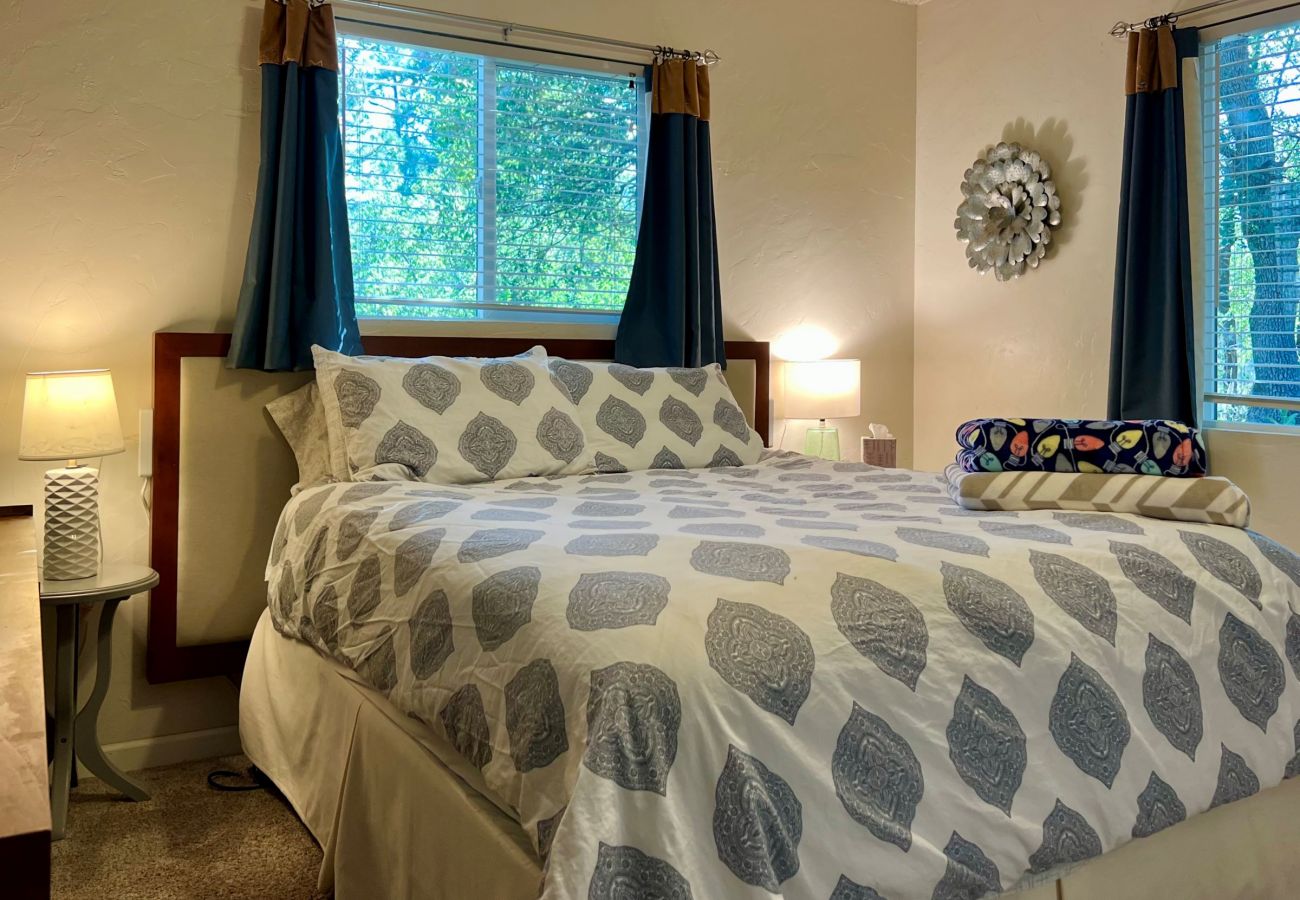 Cabin in Prescott - Squirrels Run - Prescott Cabin Rentals