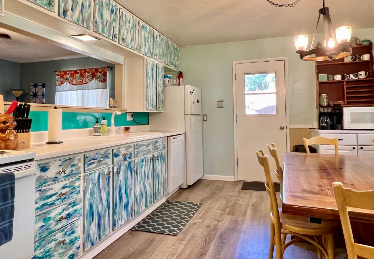 Cabin in Prescott - Squirrels Run - Prescott Cabin Rentals