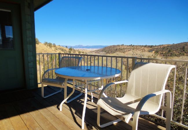 Cottage in Prescott - Creek Cottage - Prescott Cabin Rentals