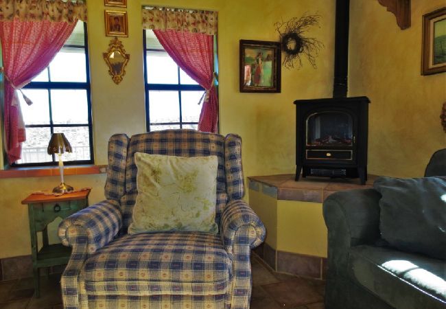 Cottage in Prescott - Creek Cottage - Prescott Cabin Rentals