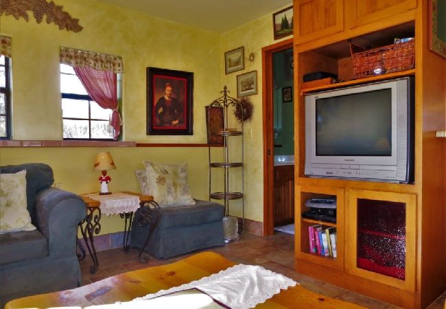 Cottage in Prescott - Creek Cottage - Prescott Cabin Rentals