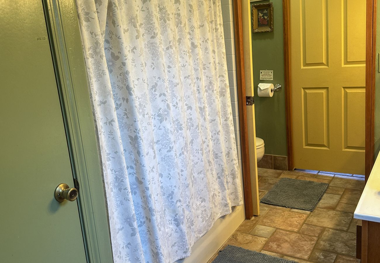 Cottage in Prescott - Creek Cottage - Prescott Cabin Rentals