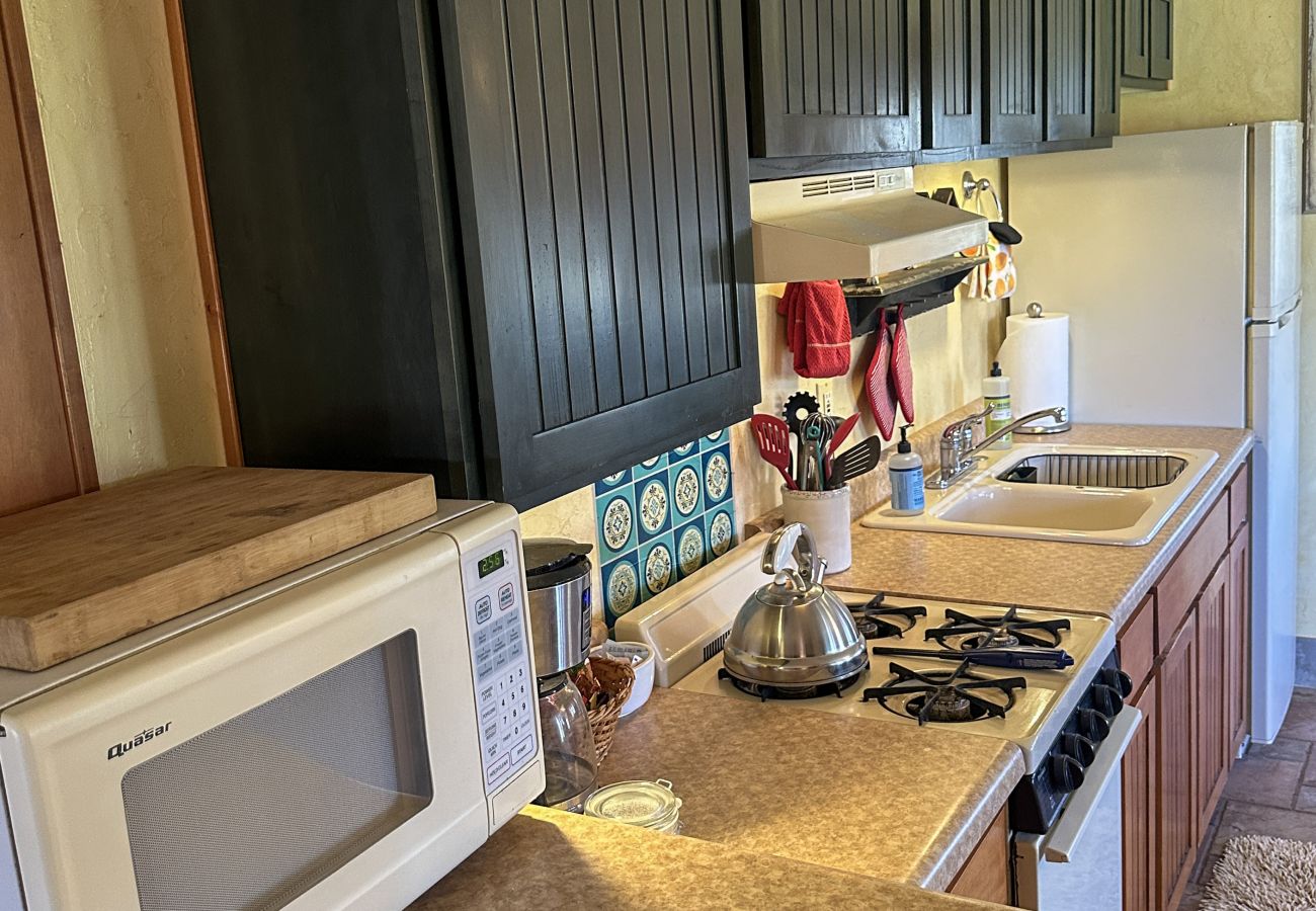 Cottage in Prescott - Creek Cottage - Prescott Cabin Rentals