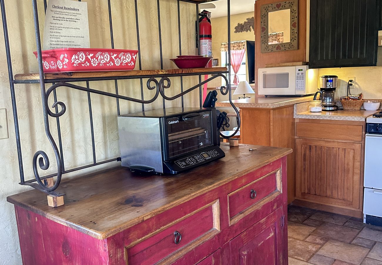 Cottage in Prescott - Creek Cottage - Prescott Cabin Rentals