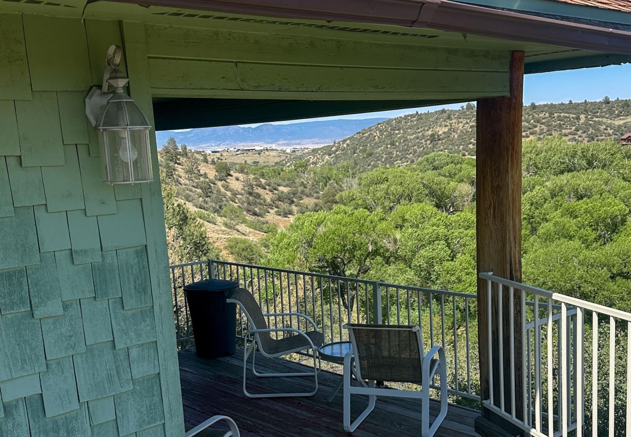 Cottage in Prescott - Creek Cottage - Prescott Cabin Rentals