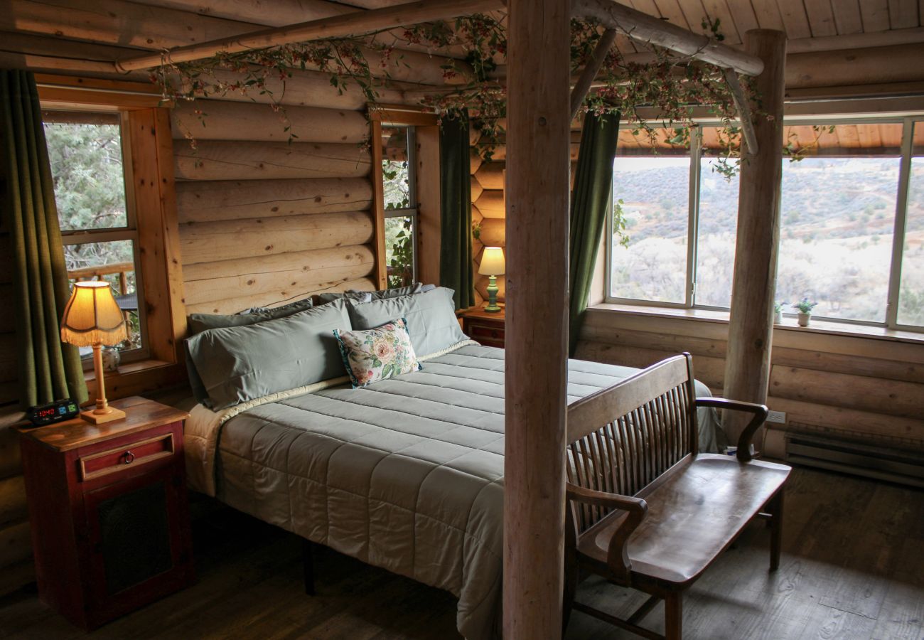 Cottage in Prescott - Chaparral & Country Garden Suite - Prescott Cabin