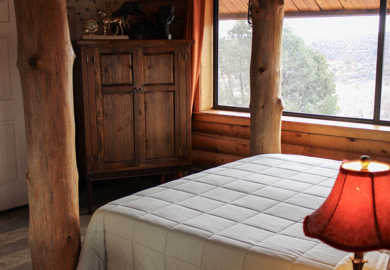 Cottage in Prescott - Chaparral & Country Garden Suite - Prescott Cabin