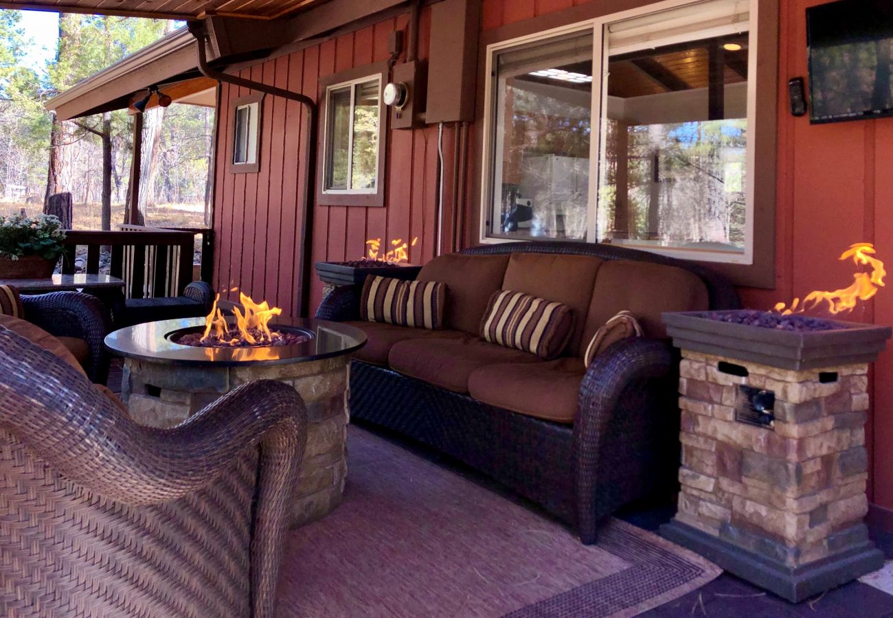 Cabin in Prescott - Hillside Hideaway - Prescott Cabin Rentals