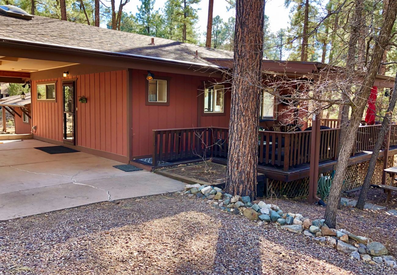 Cabin in Prescott - Hillside Hideaway - Prescott Cabin Rentals