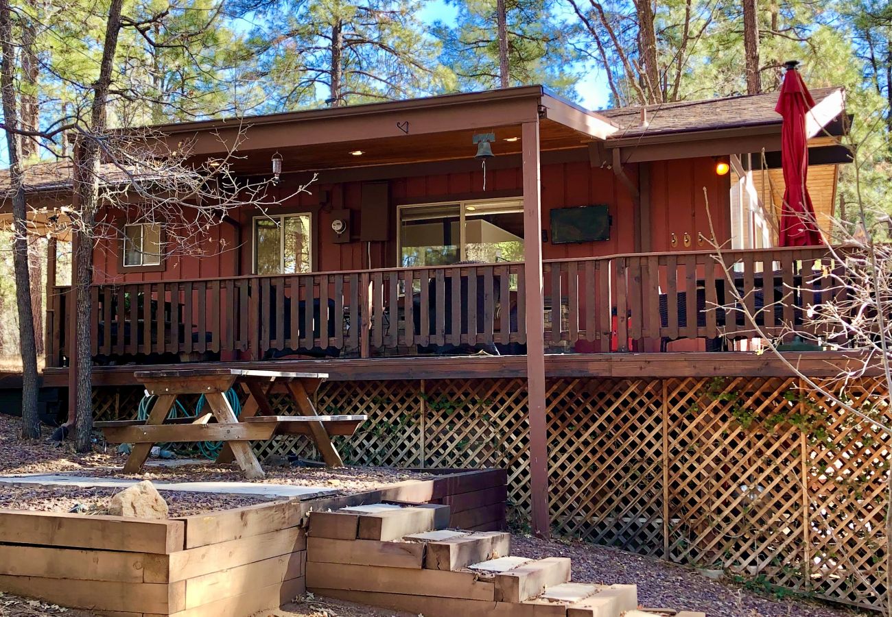 Cabin in Prescott - Hillside Hideaway - Prescott Cabin Rentals