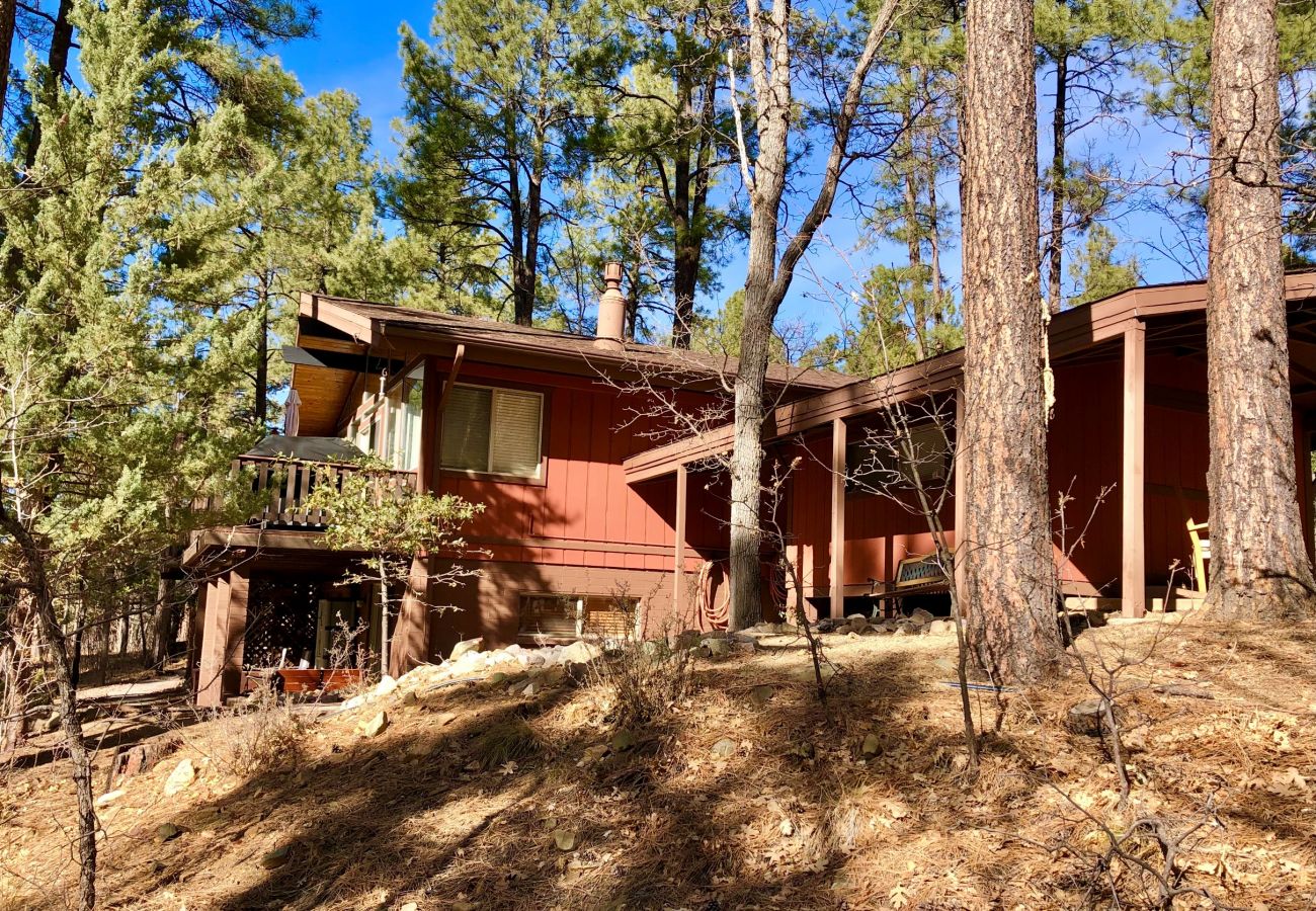 Cabin in Prescott - Hillside Hideaway - Prescott Cabin Rentals