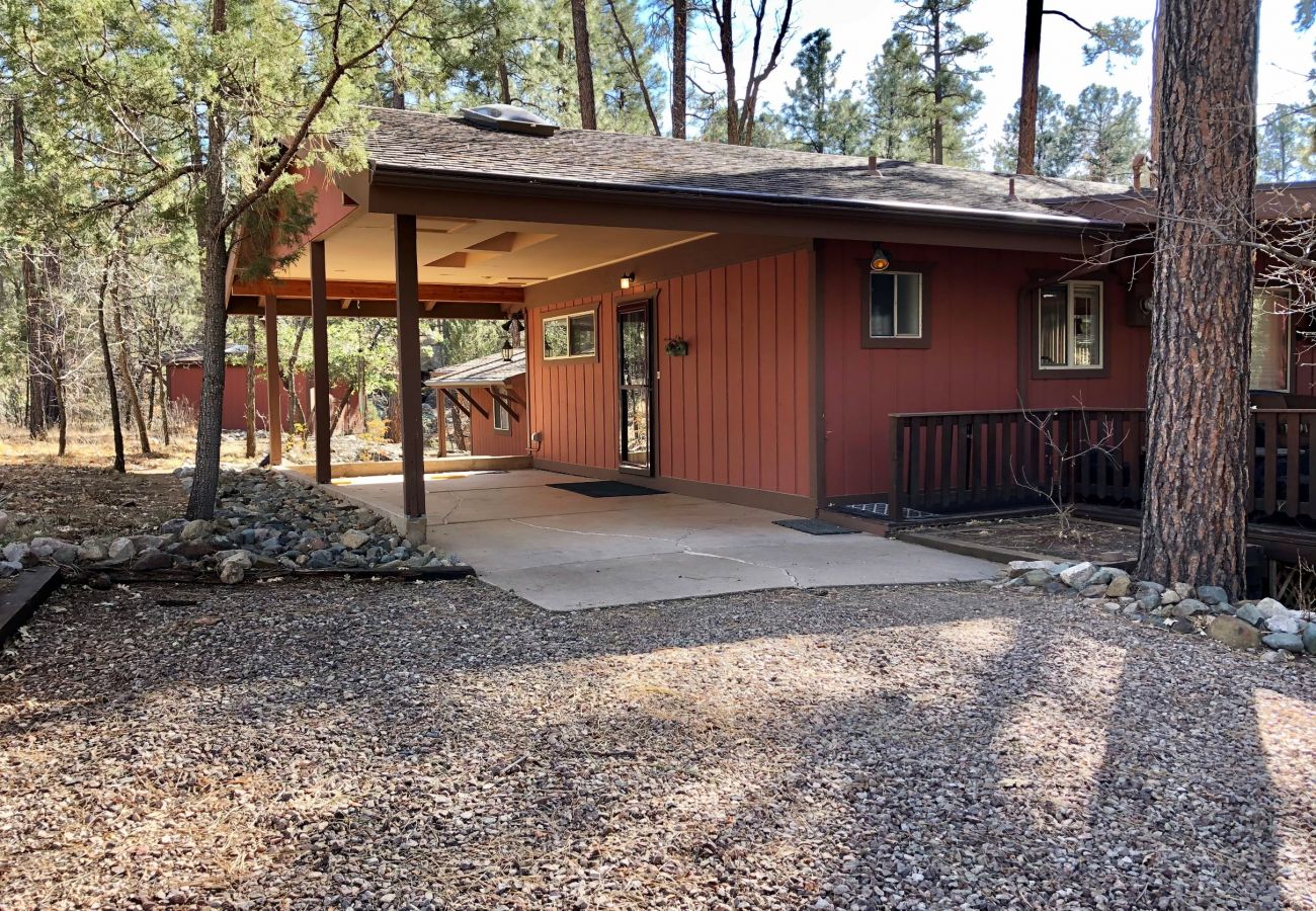 Cabin in Prescott - Hillside Hideaway - Prescott Cabin Rentals