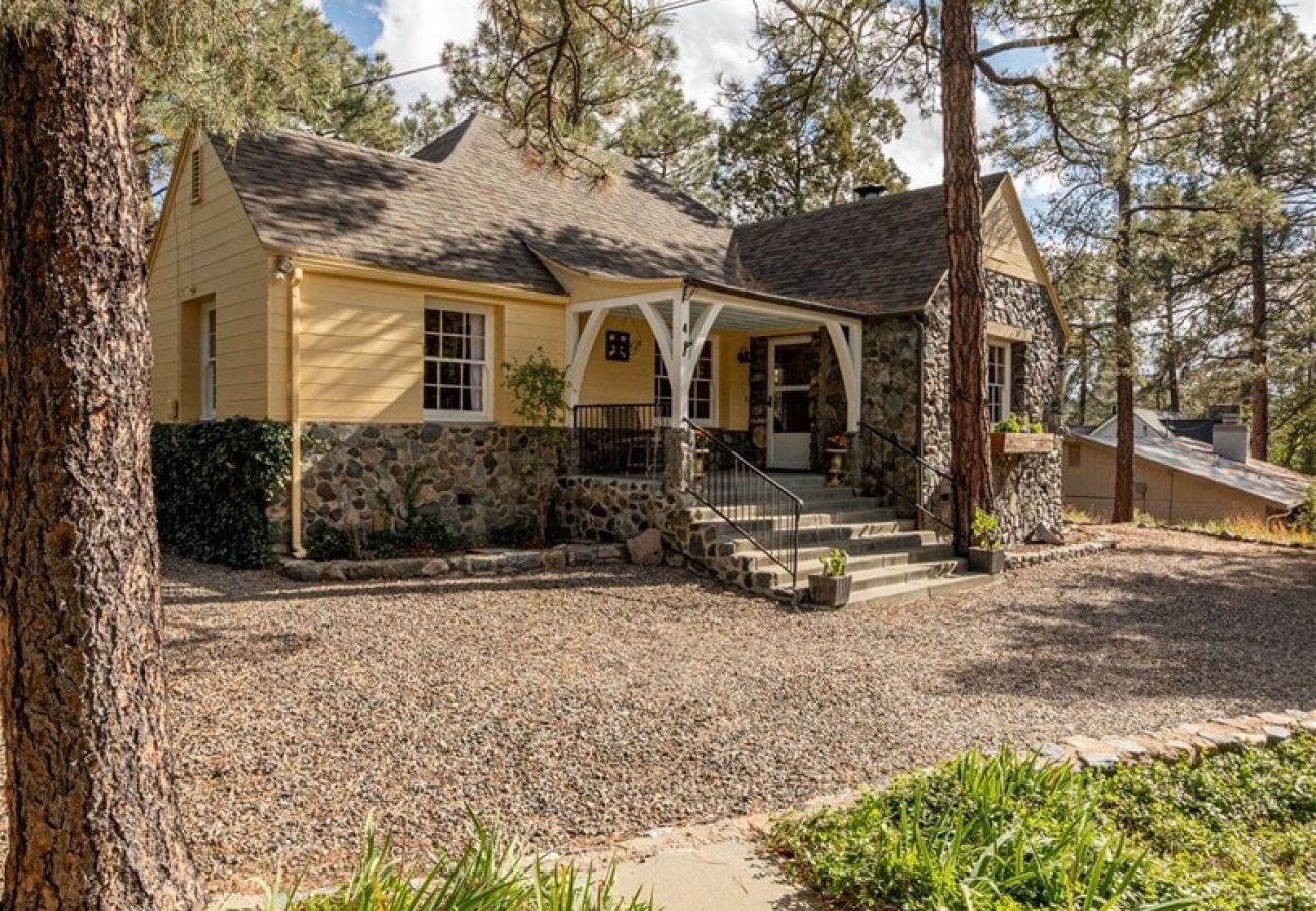House in Prescott - Cobbler`s Cottage - Prescott Cabin Rentals