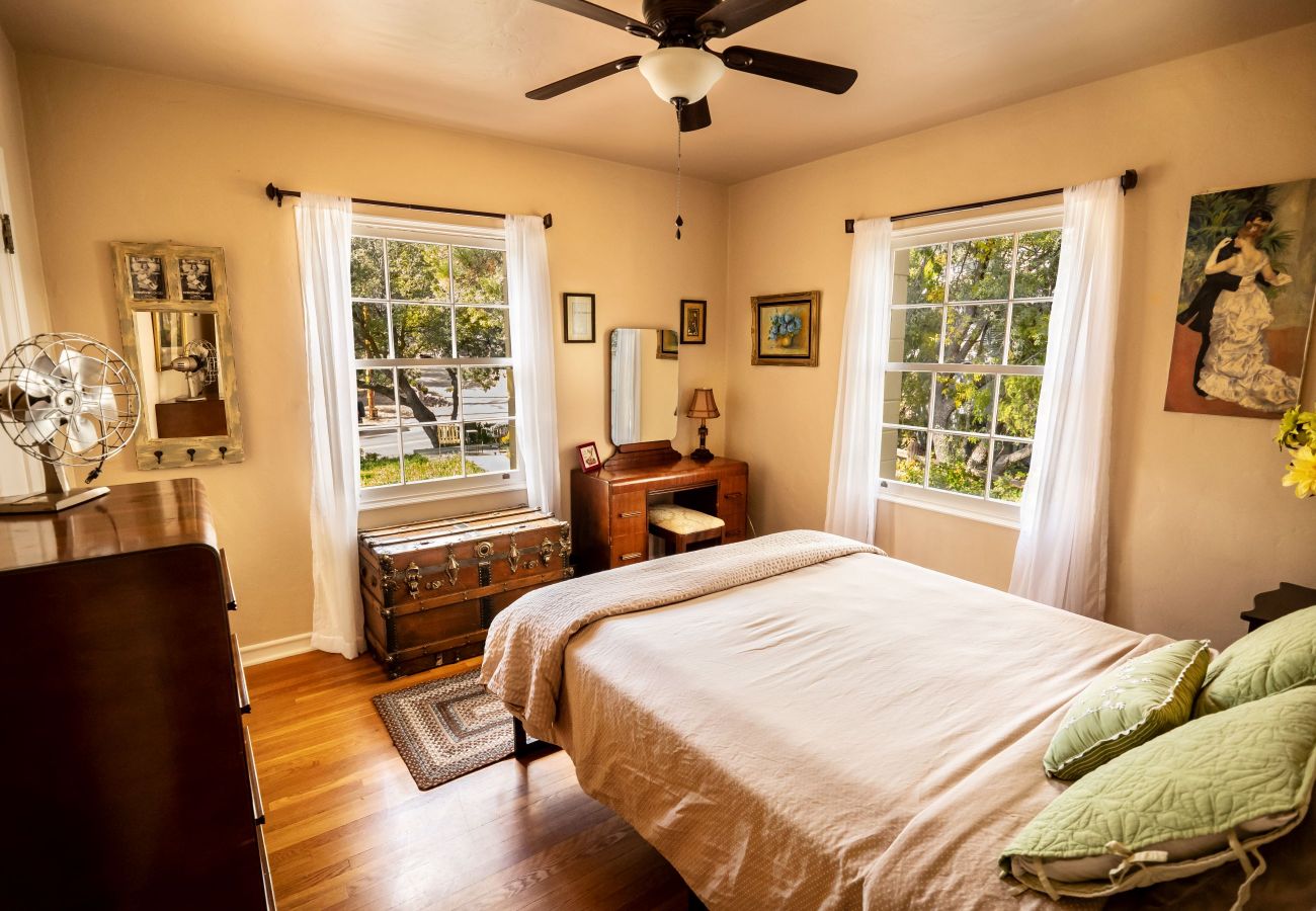 House in Prescott - Cobbler`s Cottage - Prescott Cabin Rentals