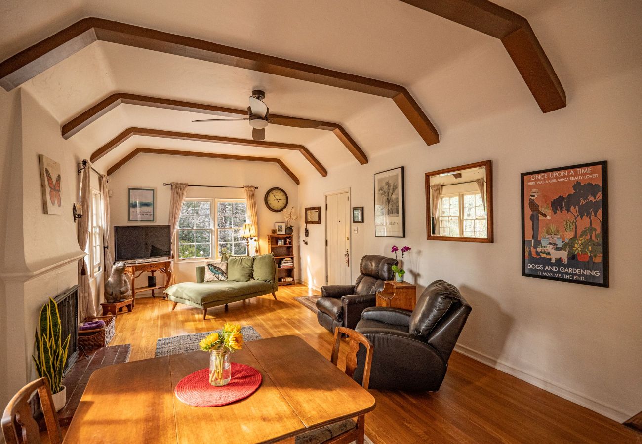 House in Prescott - Cobbler`s Cottage - Prescott Cabin Rentals