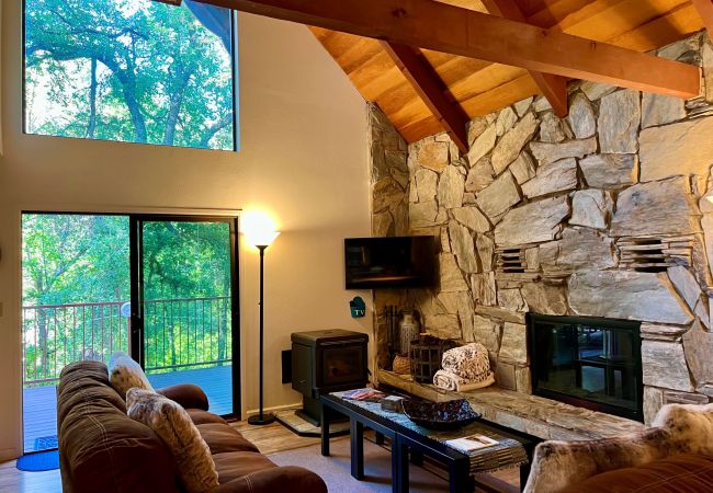 Cabin in Prescott - Creekside Chalet - Prescott Cabin Rentals